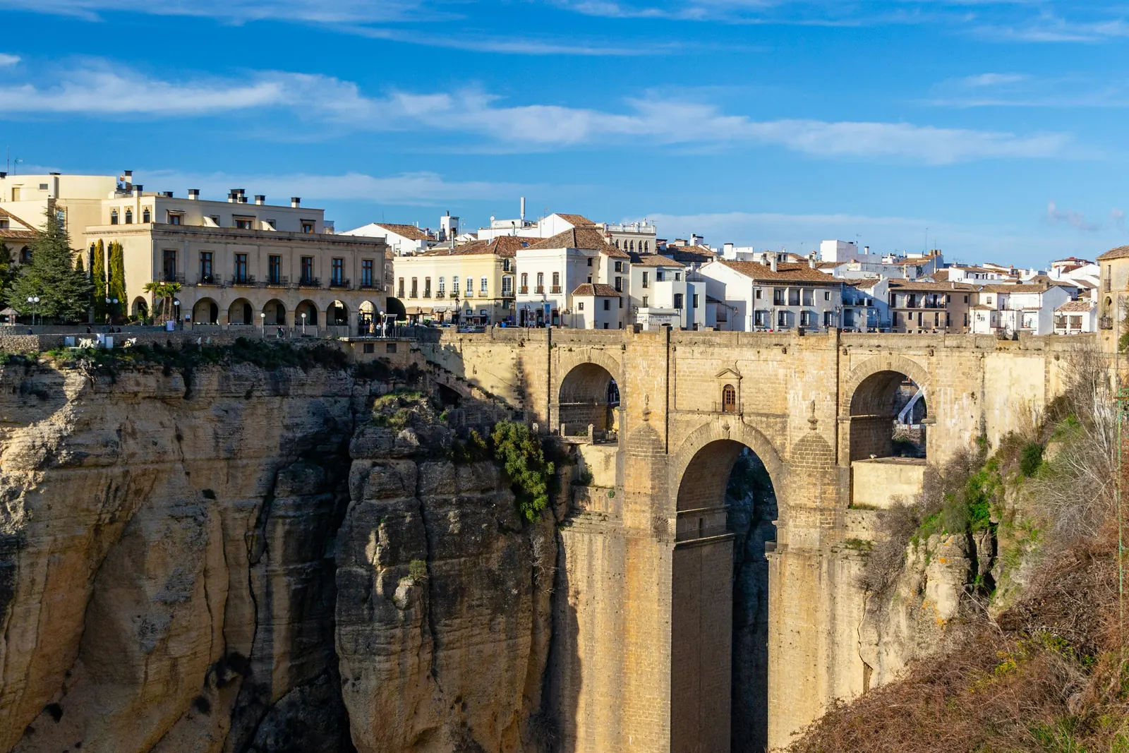 Puente Nuevo über der Tajo-Schlucht in Ronda, Málaga
